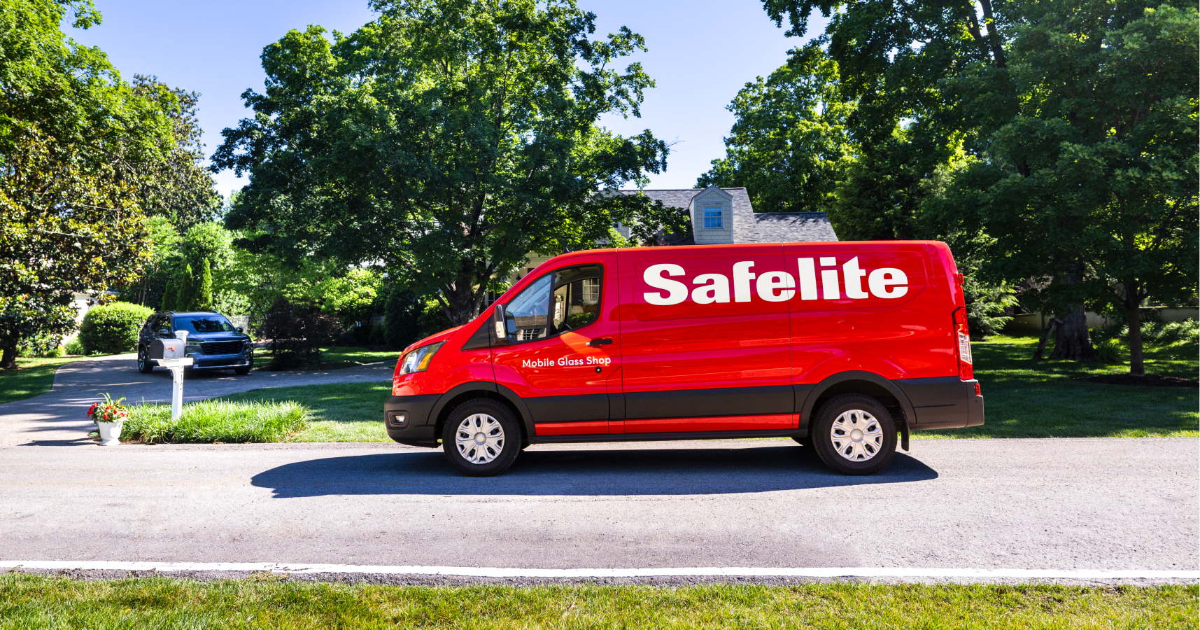 Safelite truck